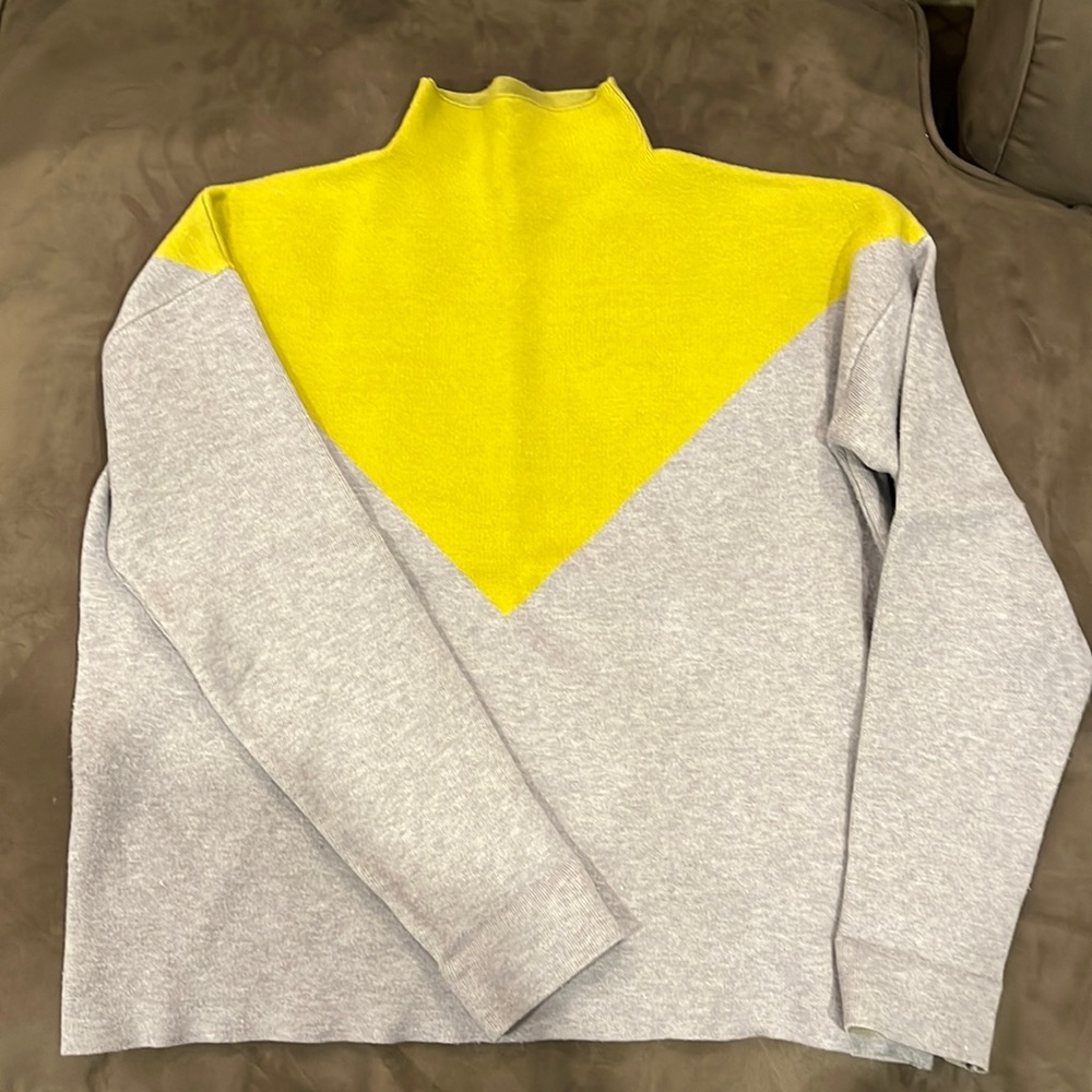 cynthia rowley xs mock neck sweater in lime green/gray